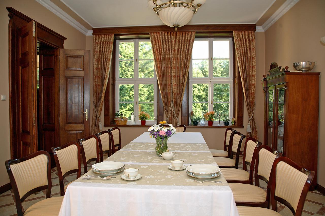 Dwor Bieland Bed & Breakfast Elblag Exterior photo