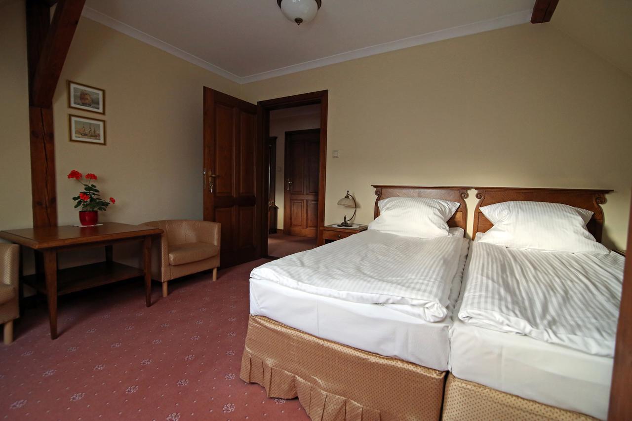 Dwor Bieland Bed & Breakfast Elblag Exterior photo