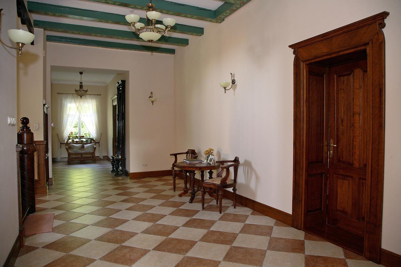 Dwor Bieland Bed & Breakfast Elblag Exterior photo
