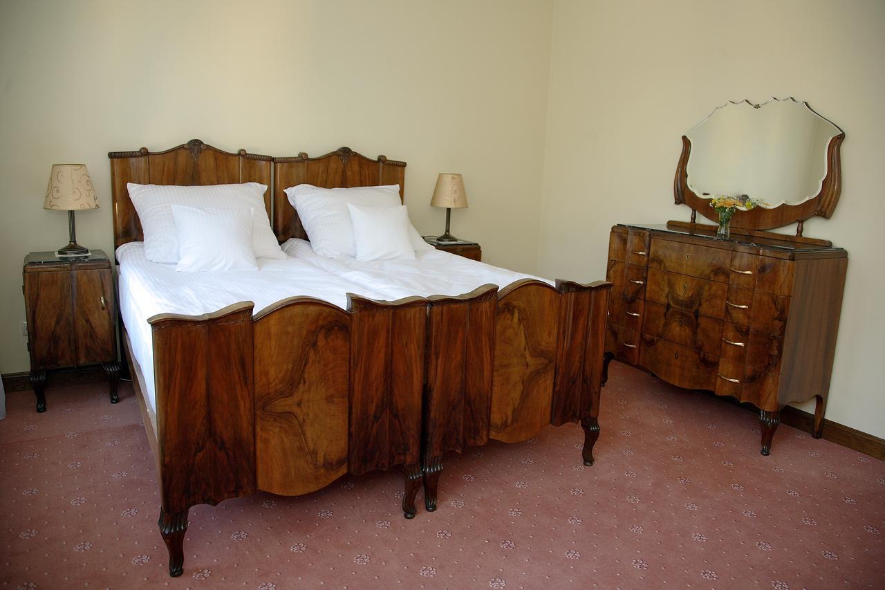 Dwor Bieland Bed & Breakfast Elblag Exterior photo
