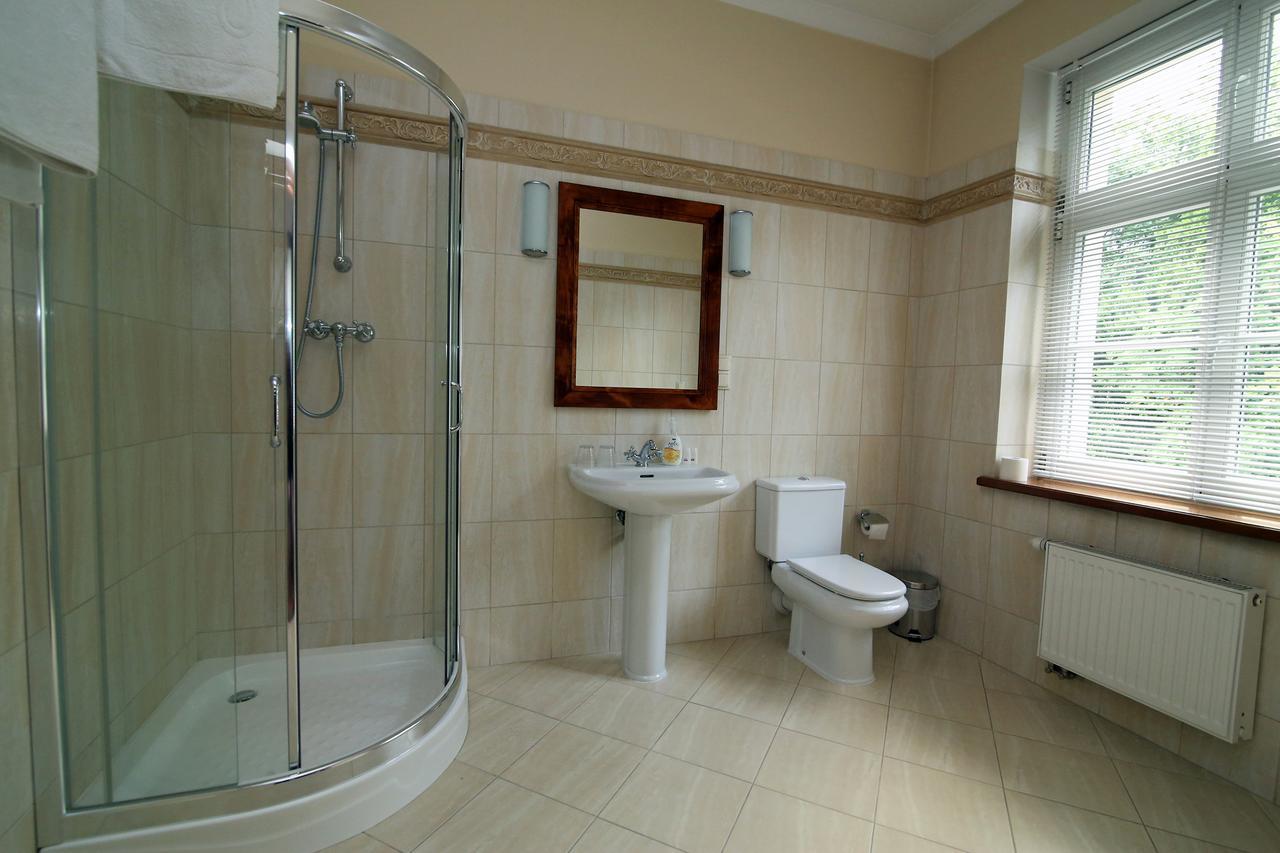 Dwor Bieland Bed & Breakfast Elblag Exterior photo