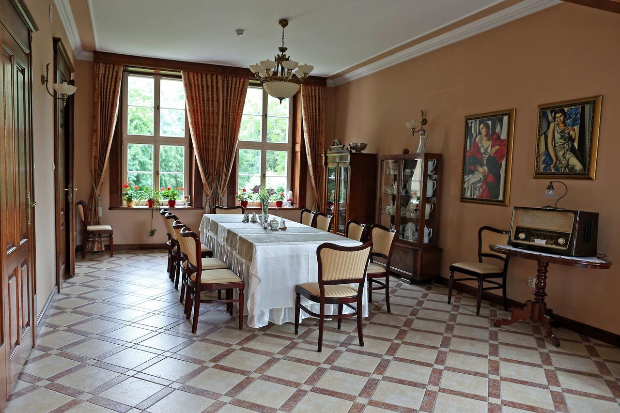Dwor Bieland Bed & Breakfast Elblag Exterior photo