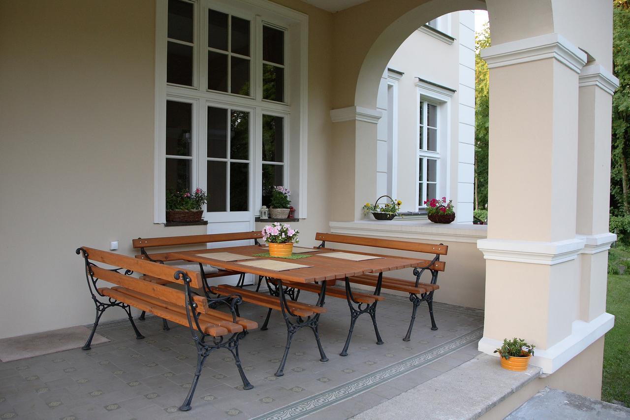 Dwor Bieland Bed & Breakfast Elblag Exterior photo