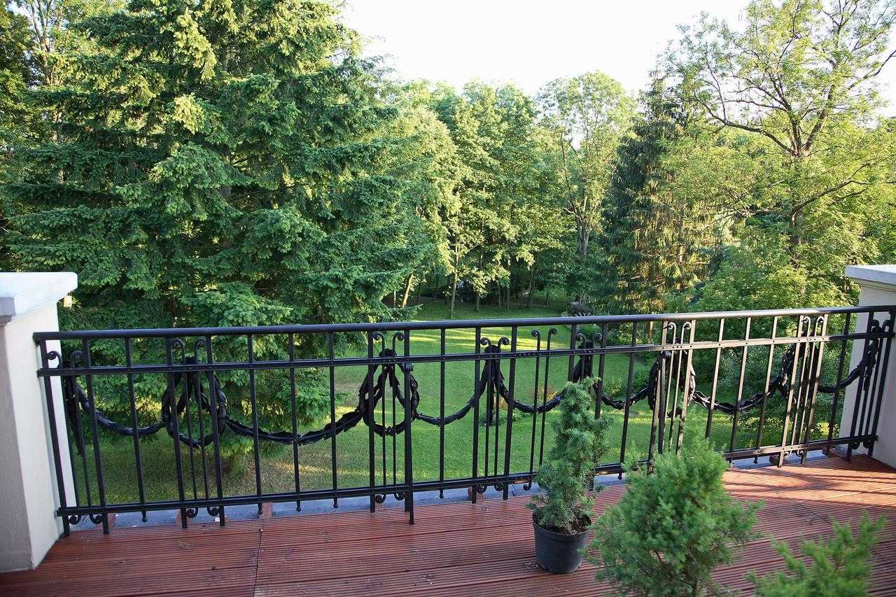 Dwor Bieland Bed & Breakfast Elblag Exterior photo